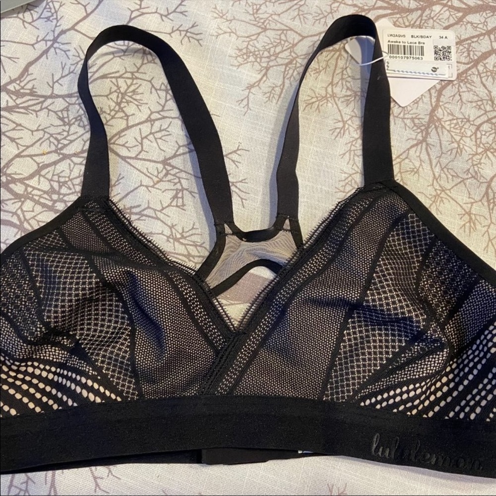 Lululemon Awake To Lace mesh bra size 36C